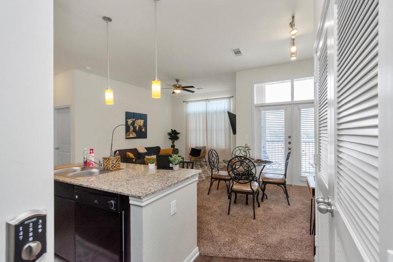Charming Suite With Gym Near Nrg Medical Center Houston Bagian luar foto