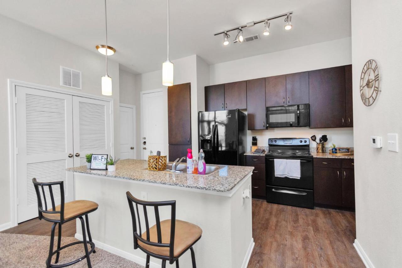Charming Suite With Gym Near Nrg Medical Center Houston Bagian luar foto