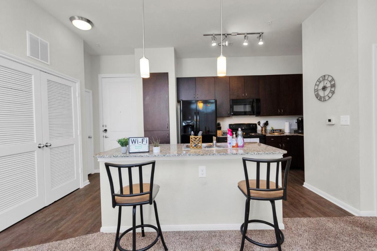 Charming Suite With Gym Near Nrg Medical Center Houston Bagian luar foto