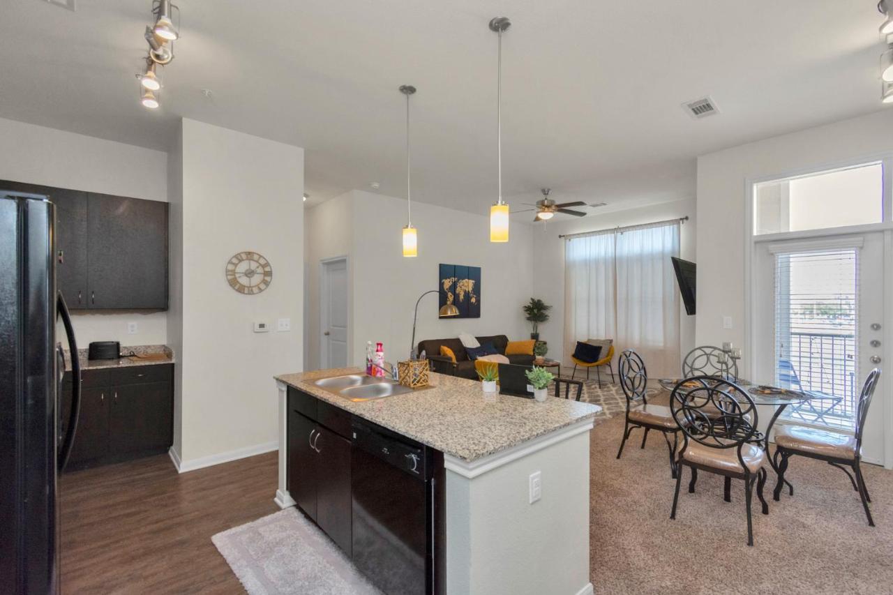 Charming Suite With Gym Near Nrg Medical Center Houston Bagian luar foto